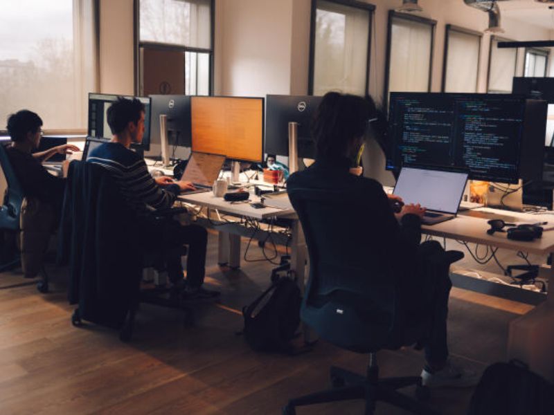 Mistral AI: Tiên Phong trong Công Nghệ Trí Tuệ Nhân Tạo